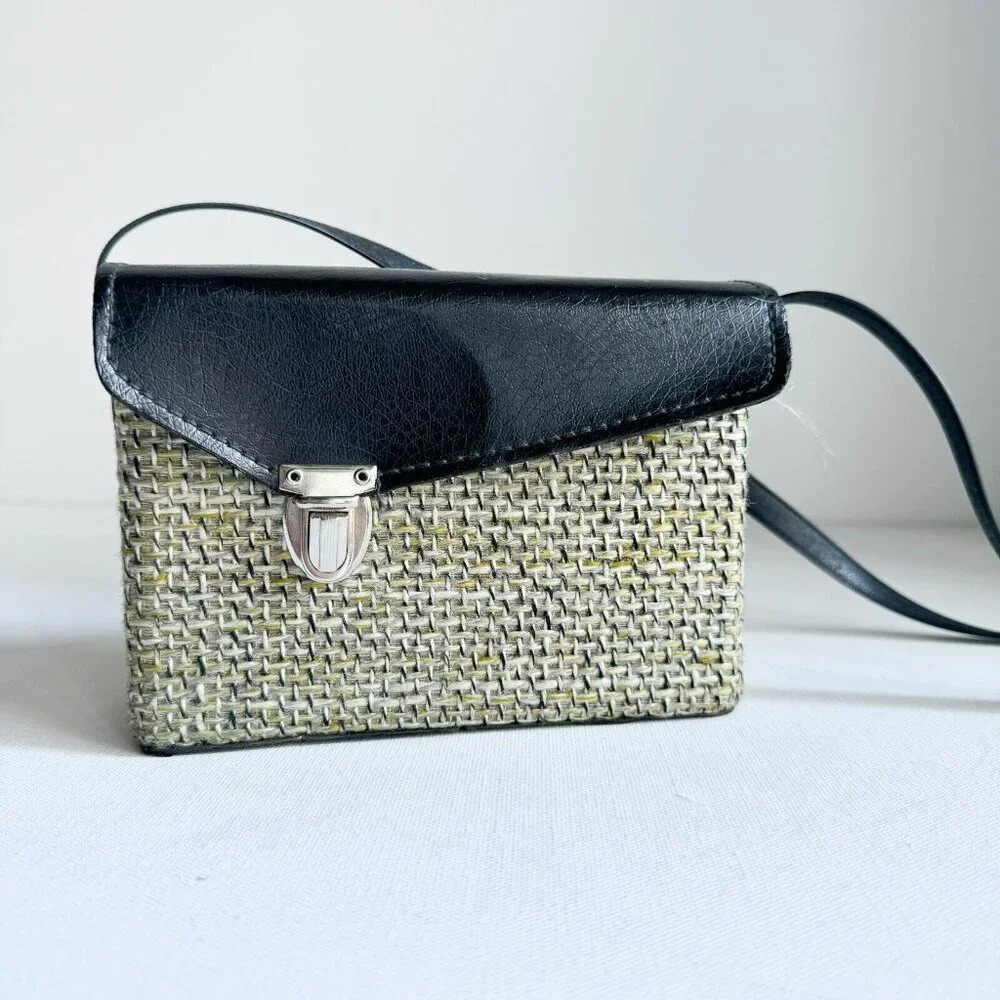 Small Tweed Detail Small Cameral Bag w Cossbody Strap